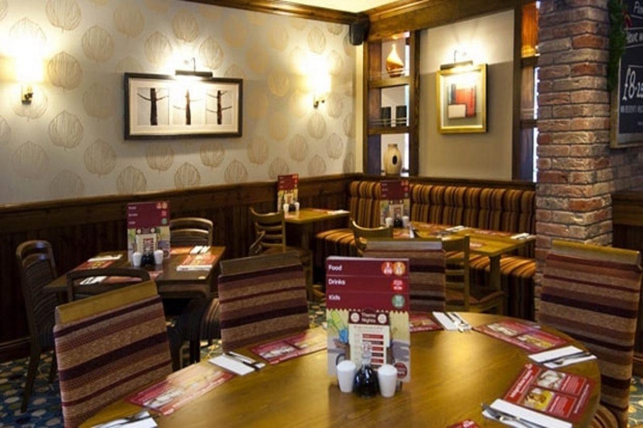 Premier Inn Bristol Filton Exterior photo