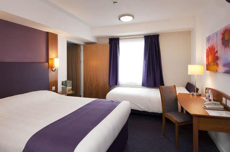 Premier Inn Bristol Filton Exterior photo