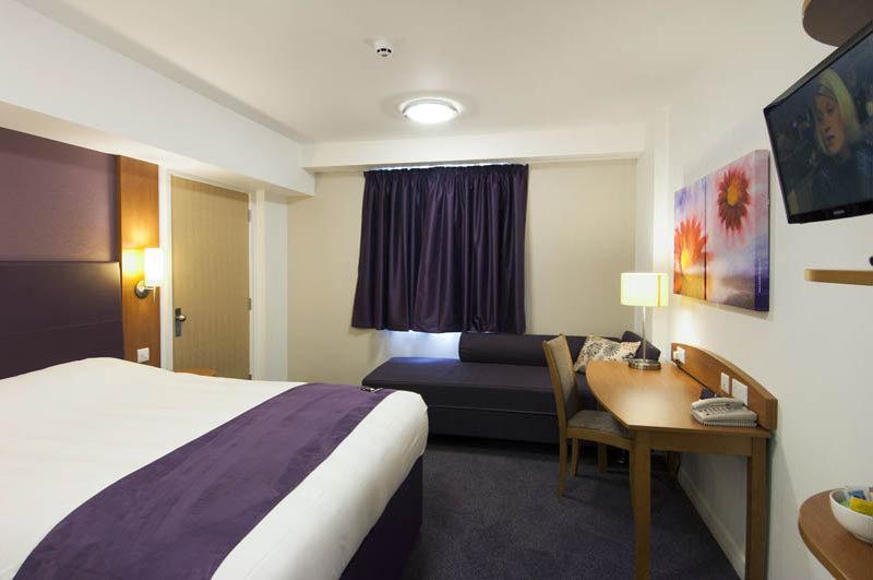 Premier Inn Bristol Filton Exterior photo